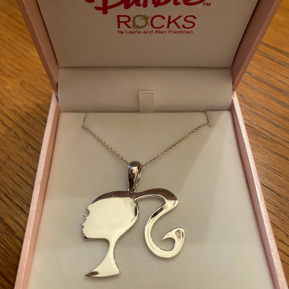 Large Barbie rocks necklace